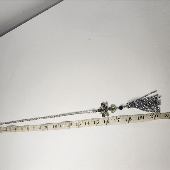 TALBOTS Cluster Tassel Necklace Silver Color Soft Yellow Gray Long Tassles - Picture 4 of 4